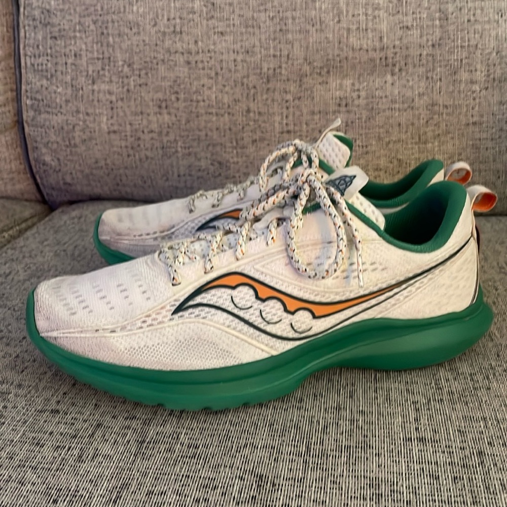 Saucony Kinvara Men’s Running Sneaker Size 11